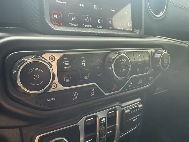2021 Jeep Gladiator High Altitude photo 26