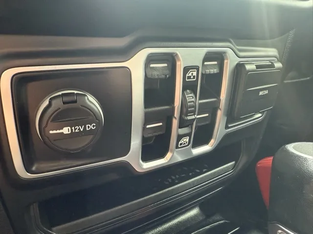 2021 Jeep Gladiator High Altitude photo 9