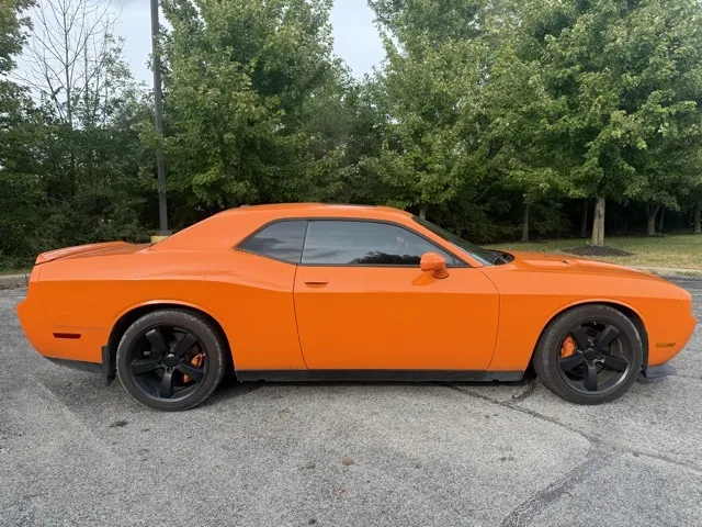 2012 Dodge Challenger SRT8 photo 9