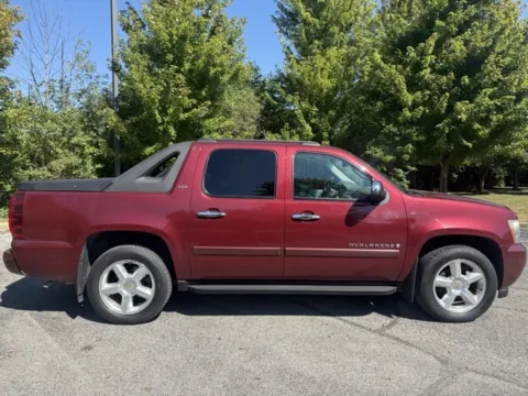 Photos of 2008 Chevrolet Avalanche 1500 LTZ for sale in Indianapolis, IN at Indy Luxury Motorsports