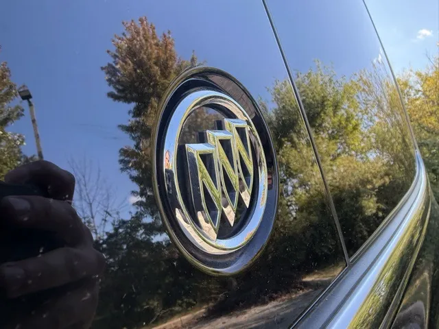 2017 Buick Enclave Leather photo 3