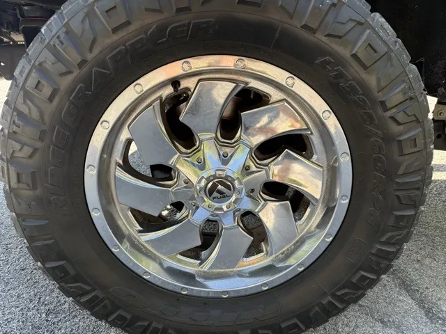 2013 Ford F-250 Lariat photo 26