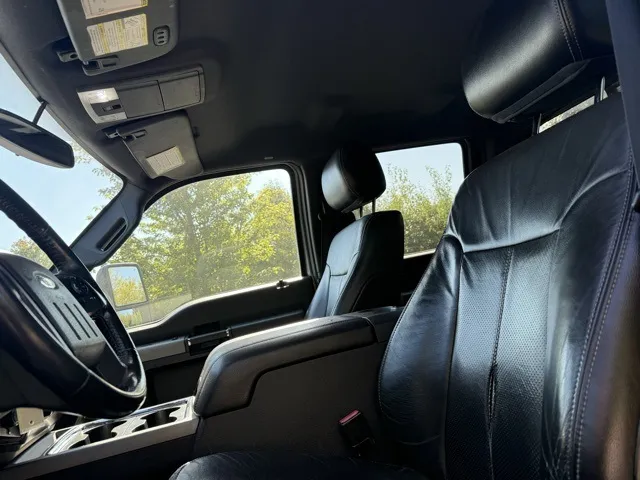 2013 Ford F-250 Lariat photo 16