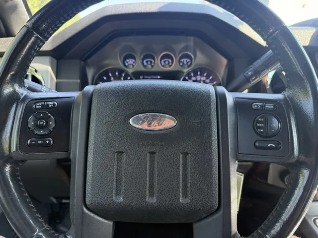 2013 Ford F-250 Lariat photo 7