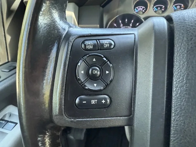 2013 Ford F-250 Lariat photo 18
