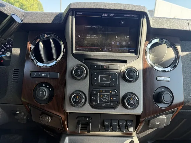 2013 Ford F-250 Lariat photo 31