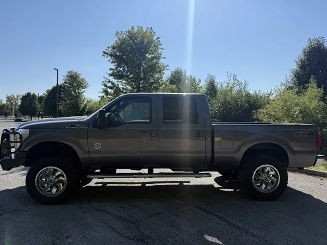 2013 Ford F-250 Lariat photo 23