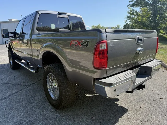 2013 Ford F-250 Lariat photo 13