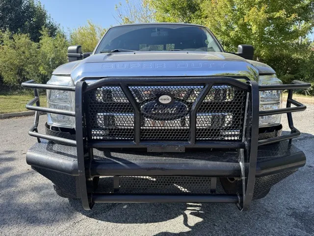 2013 Ford F-250 Lariat photo 24