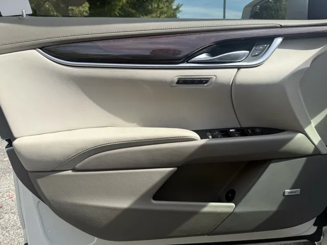 2014 Cadillac XTS Platinum photo 4