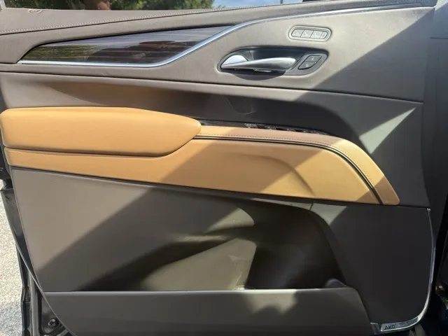 2023 Cadillac Escalade ESV Premium Luxury photo 16
