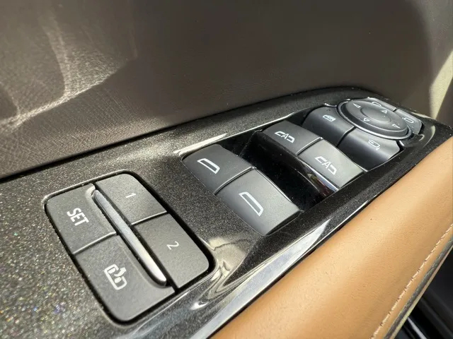 2023 Cadillac Escalade ESV Premium Luxury photo 29