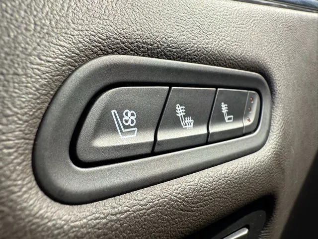 2023 Cadillac Escalade ESV Premium Luxury photo 5
