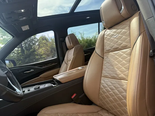 2023 Cadillac Escalade ESV Premium Luxury photo 6