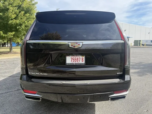 2023 Cadillac Escalade ESV Premium Luxury photo 2