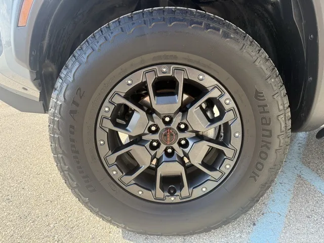 2023 Nissan Frontier PRO-4X photo 4