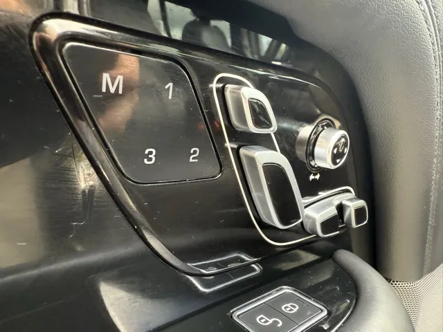 2019 Land Rover Range Rover SuperCharged photo 3