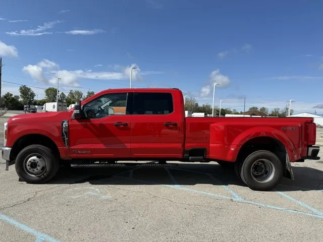 2025 Ford F-350 photo 3