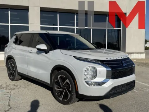 White 2022 Mitsubishi Outlander ES for sale in Indianapolis, IN