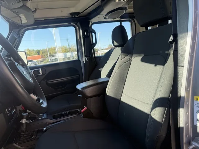 2020 Jeep Gladiator Sport photo 4
