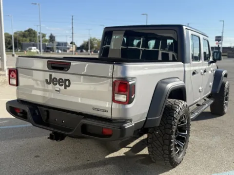 Another view of 2020 Jeep Gladiator Sport for sale in Indianapolis, IN at Indy Luxury Motorsports