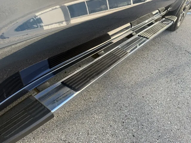 2020 Chevrolet Silverado 1500 RST photo 2