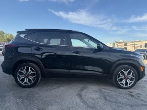 Photos of 2021 Kia Seltos S for sale in Indianapolis, IN at Indy Luxury Motorsports