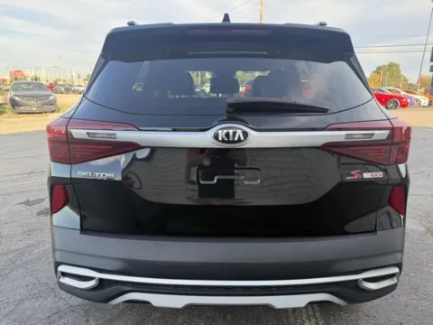 More photos of 2021 Kia Seltos S at Indy Luxury Motorsports, IN