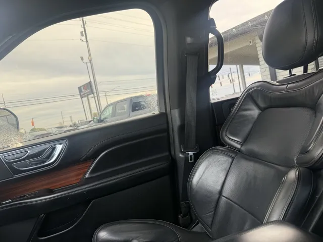 2018 Lincoln Navigator Select photo 4