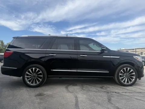 Photos of 2018 Lincoln Navigator L Select for sale in Indianapolis, IN at Indy Luxury Motorsports