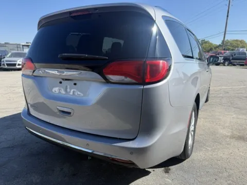 Another view of 2018 Chrysler Pacifica Touring L for sale in Indianapolis, IN at Indy Luxury Motorsports