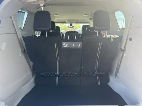 More photos of 2018 Chrysler Pacifica Touring L at Indy Luxury Motorsports, IN