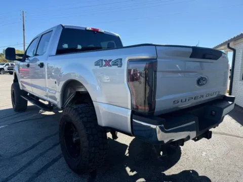 More photos of 2019 Ford F-250SD XLT at Indy Luxury Motorsports, IN
