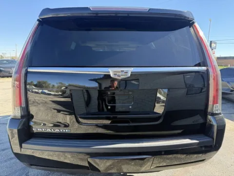 More photos of 2016 Cadillac Escalade Luxury at Indy Luxury Motorsports, IN