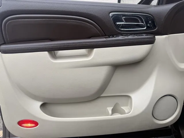 2012 Cadillac Escalade Platinum photo 4