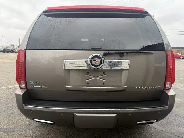 2012 Cadillac Escalade Platinum photo 2