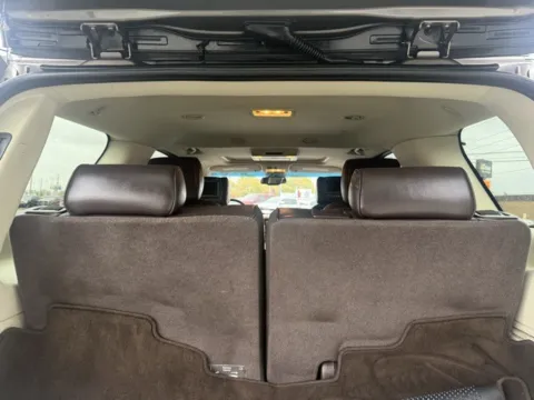 More photos of 2012 Cadillac Escalade Platinum Edition at Indy Luxury Motorsports, IN