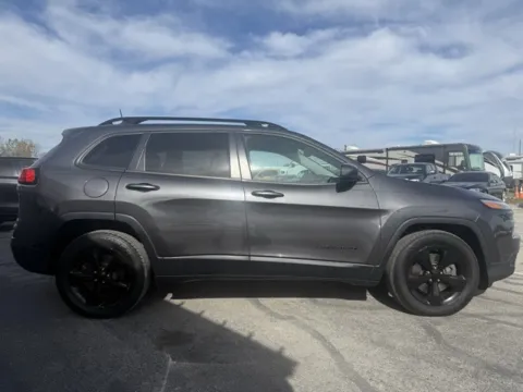 Photos of 2016 Jeep Cherokee High Altitude for sale in Indianapolis, IN at Indy Luxury Motorsports