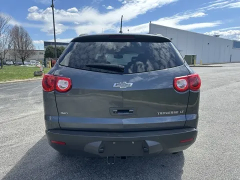 More photos of 2011 Chevrolet Traverse 2LT at Indy Luxury Motorsports, IN