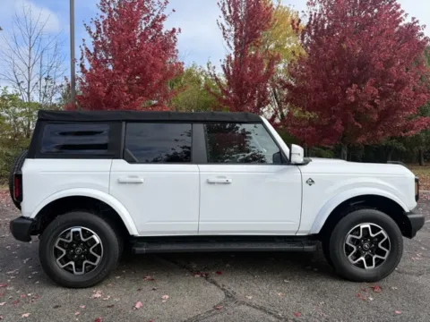 Photos of 2022 Ford Bronco Outer Banks for sale in Indianapolis, IN at Indy Luxury Motorsports