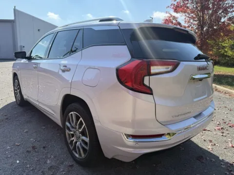 More photos of 2022 GMC Terrain Denali at Indy Luxury Motorsports, IN