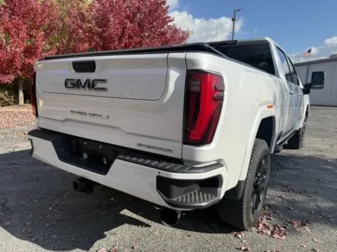More photos of 2024 GMC Sierra 2500HD Denali Ultimate at Indy Luxury Motorsports, IN