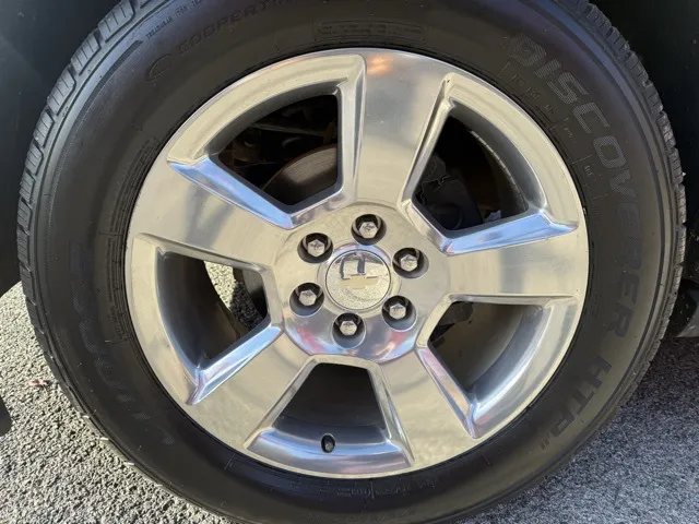 2020 Chevrolet Suburban Premier photo 2