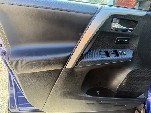 2014 Toyota RAV4 Limited photo 4