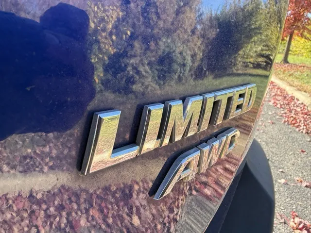 2014 Toyota RAV4 Limited photo 3