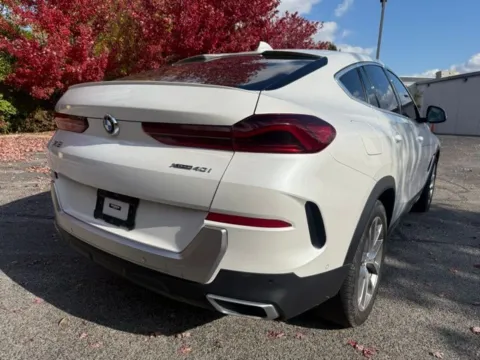 More photos of 2022 BMW X6 xDrive40i at Indy Luxury Motorsports, IN