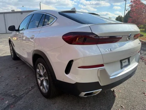 More photos of 2022 BMW X6 xDrive40i at Indy Luxury Motorsports, IN