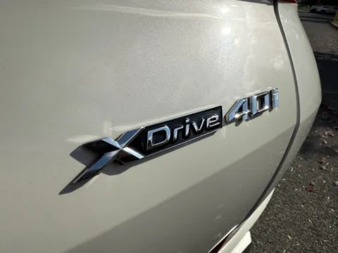 More photos of 2022 BMW X6 xDrive40i at Indy Luxury Motorsports, IN