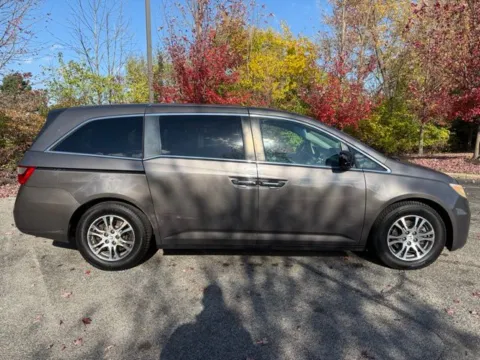 Photos of 2011 Honda Odyssey EX-L for sale in Indianapolis, IN at Indy Luxury Motorsports