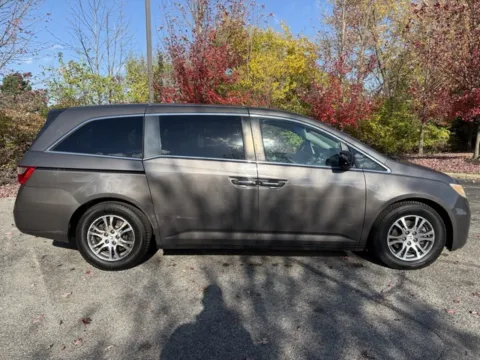 Photos of 2011 Honda Odyssey EX-L for sale in Indianapolis, IN at Indy Luxury Motorsports